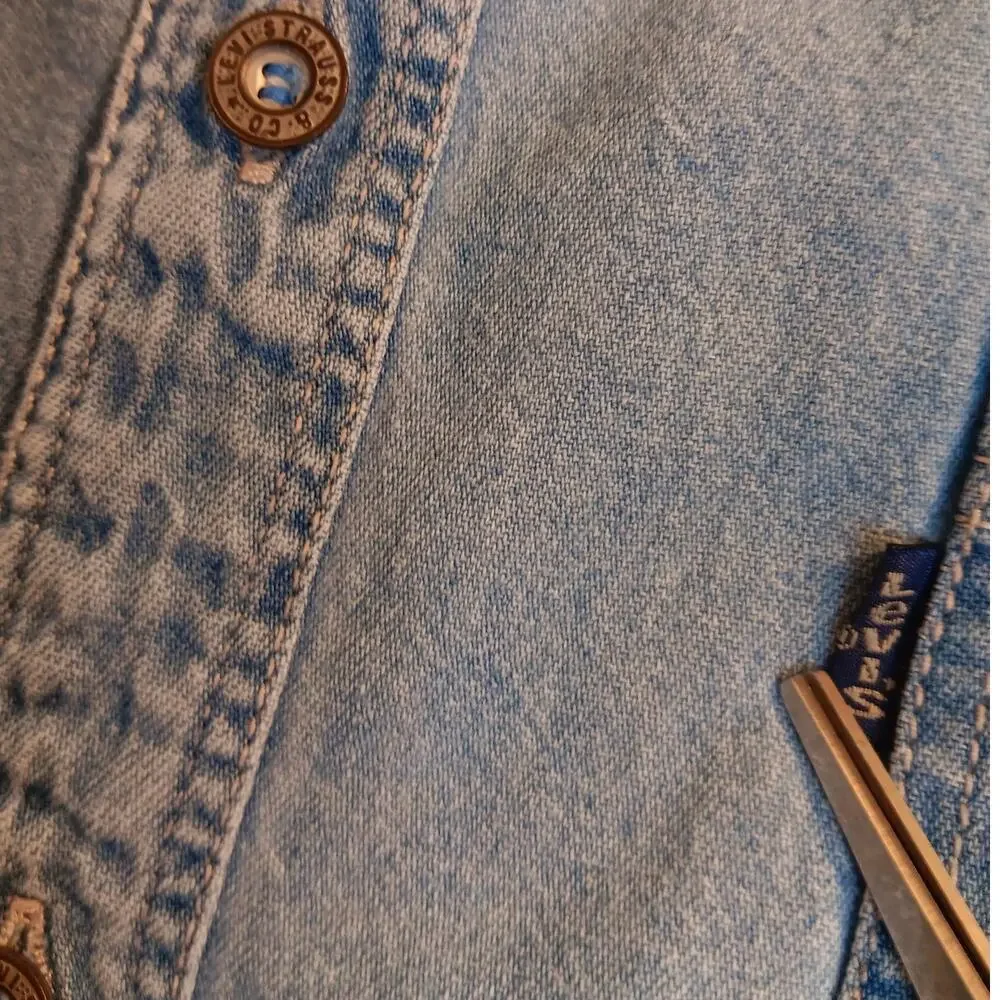 Levi's Vintage Denim Blue Tag Shirt Men L‎ Light Wash Stressed Short Sleeve Fade
